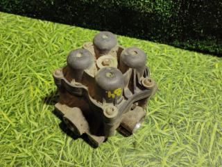 Клапан защитный 4-х контурный MAN TGX 1 поколение 2008, 10.5 л., D 2066 LF 37, дизель, МКПП, 81521516095