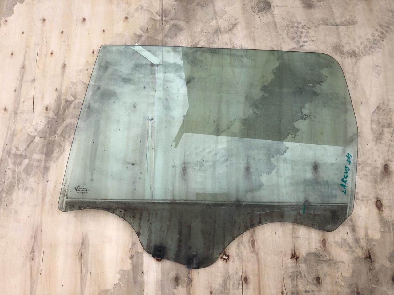 стекло двери задней правой Lada Largus 1 поколение 2018 - фото №1