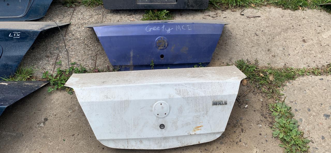 крышка багажника (дверь 3-5) Geely MK 1 поколение 2010, седан, 58800-65821 - фото №1