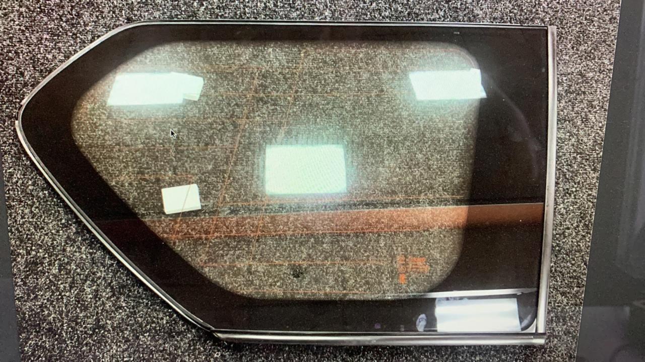 стекло кузовное боковое правое Toyota Land Cruiser Prado 4 поколение J150 2013, внедорожник 5 дв., 62710-60C10, 62720-60C80 - фото №1