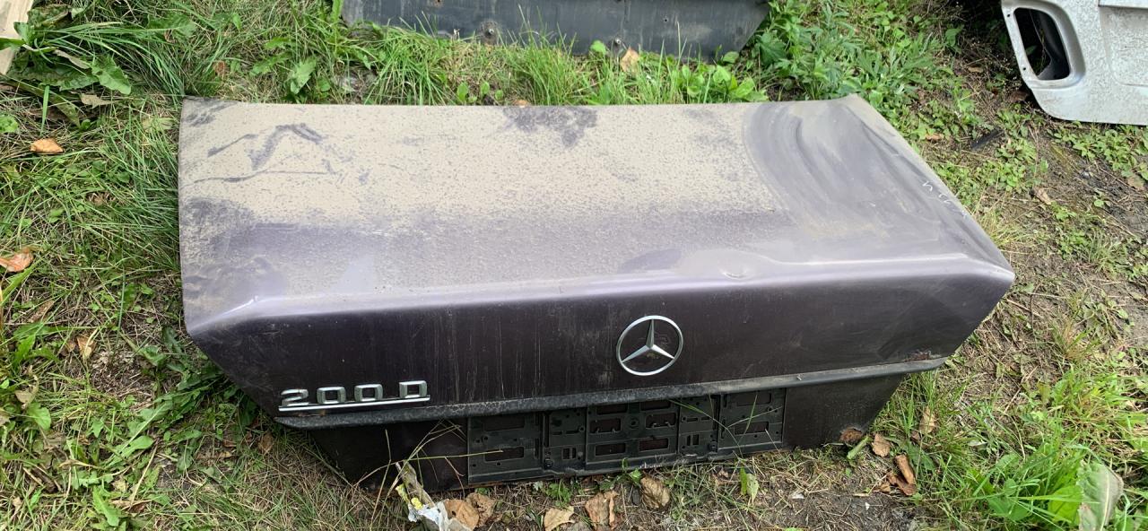 крышка багажника (дверь 3-5) Mercedes-Benz W124 1 поколение 1989 - фото №1
