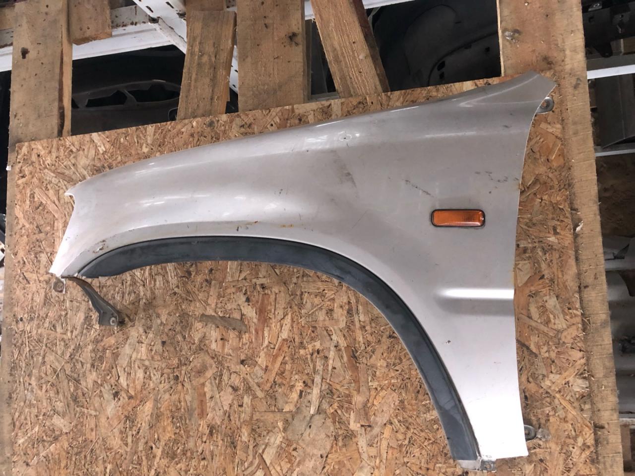 крыло переднее левое Honda CR-V 1 поколение 1997 - фото №1