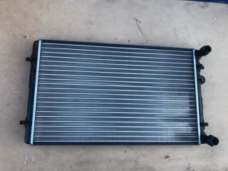 радиатор (основной) Volkswagen Golf 4 поколение 2000