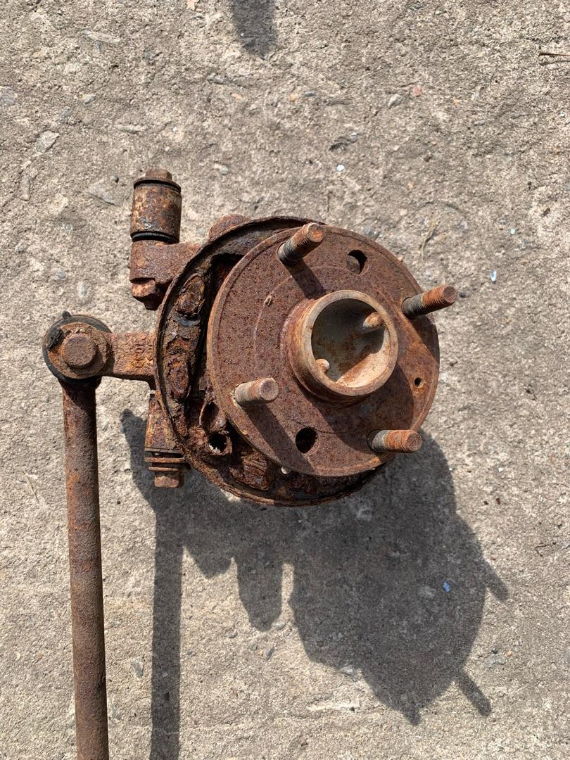 кулак Chevrolet Lacetti 1 поколение 2013, 8200115542, 8200357536, 7711135784 - фото №1