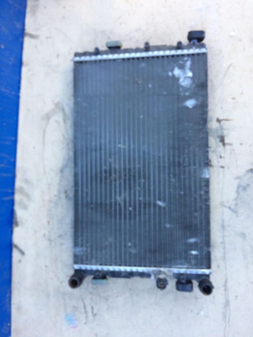 радиатор (основной) Skoda Fabia 1 поколение (6Y) (1999 - 2004) - фото №1