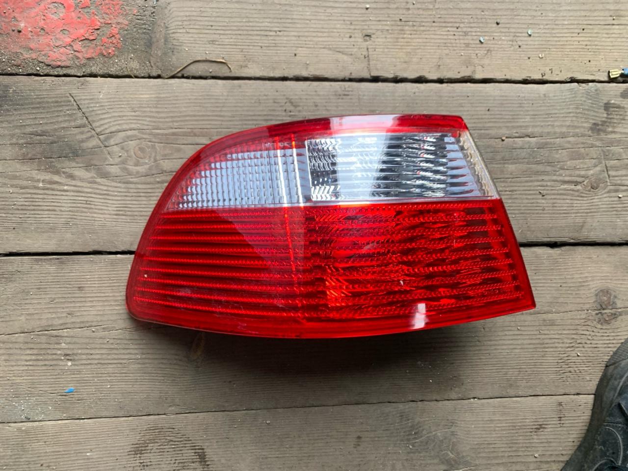 фонарь задний левый Fiat Albea 1 поколение 2007, 2.0 л., бензин, передний привод, 2M5Z6007AA, 2M5Z-6007-BA - фото №1