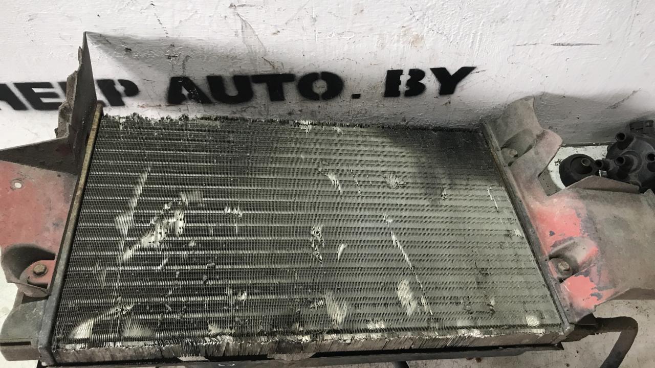 радиатор (основной) Volkswagen Passat B3 (1988 - 1997), 1.8 л., бензин, седан - фото №1