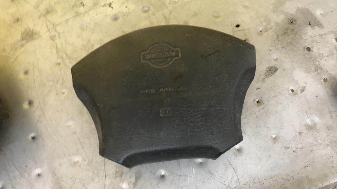 подушка безопасности водителя Nissan Primera P11 (1996 - 2000) - фото №1