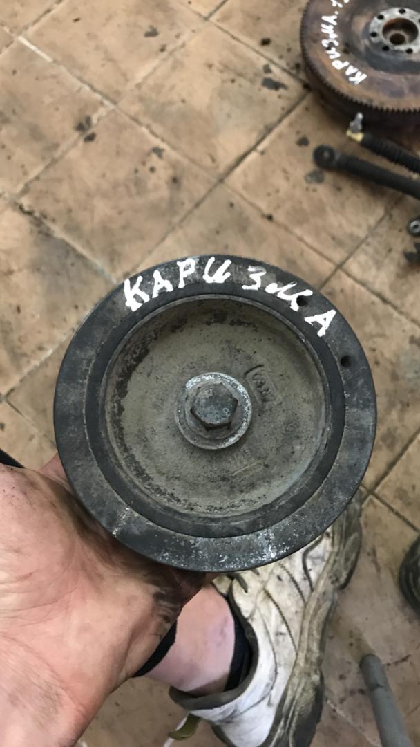 шкив коленвала Mitsubishi Carisma 1 поколение (1995 - 1999), 1.9 л., дизель - фото №1