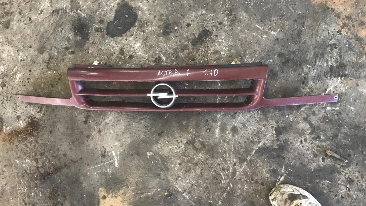 решетка радиатора Opel Astra F (1991 - 1994), 1.7 л., дизель, хетчбэк 5 дв. - фото №1