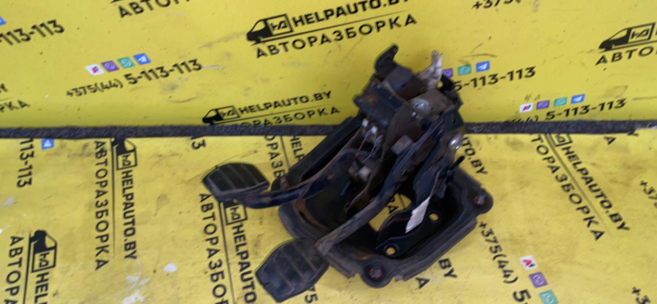 педаль тормоза Renault Scenic 1 поколение 1998, 1.9 л., DTi, F9Q 650, дизель, АКПП, минивэн, передний привод - фото №1