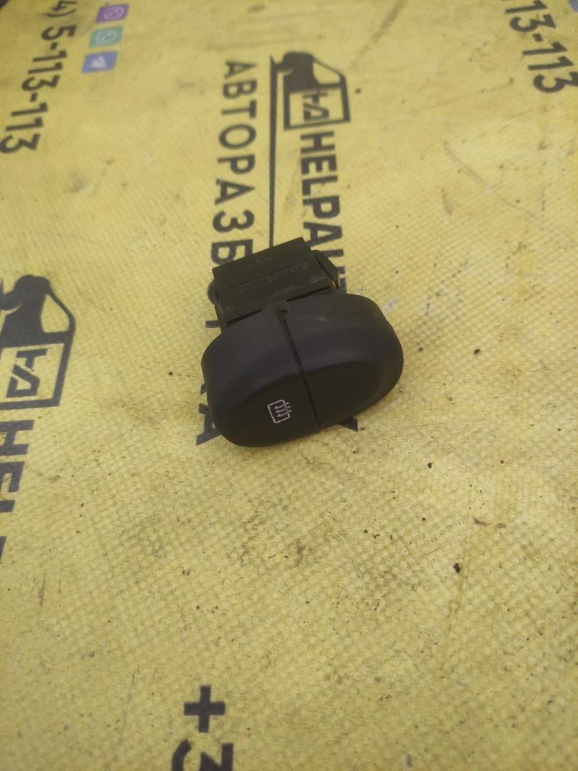 кнопка (выключатель) Renault Scenic 1 поколение 1998, 1.6 л., i, бензин, МКПП, минивэн, K7M - фото №1