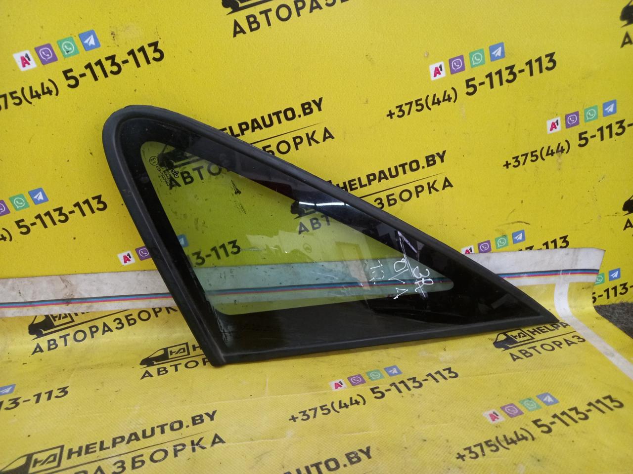 стекло кузовное боковое правое Opel Vectra A 1994, 1.7 л., дизель, МКПП, седан - фото №1