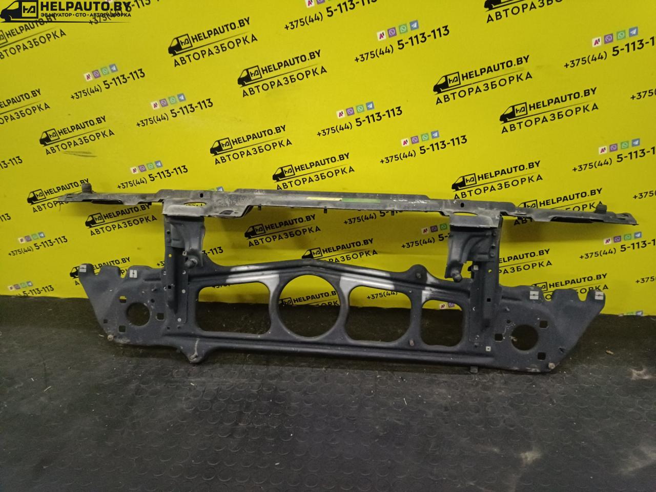 передняя панель крепления облицовки (телевизор) BMW 5 серия E39 1996, 2.5 л., дизель - фото №1