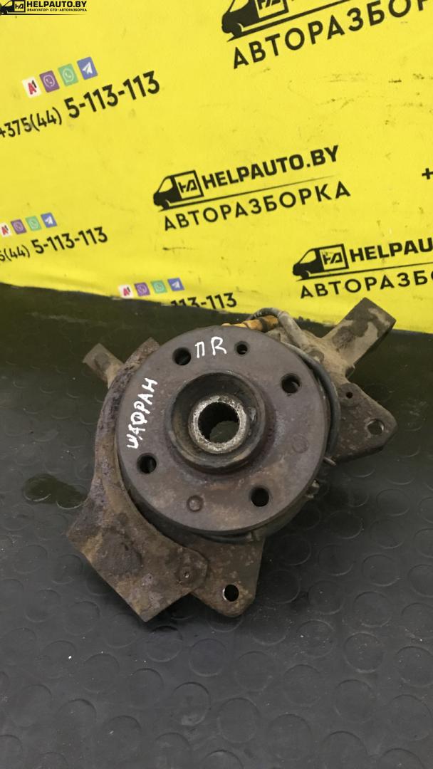 ступица передняя правая Renault Safrane 1 поколение (1992 - 1996), 2.2 л., бензин, МКПП, синий, хетчбэк 5 дв., J7T - фото №1