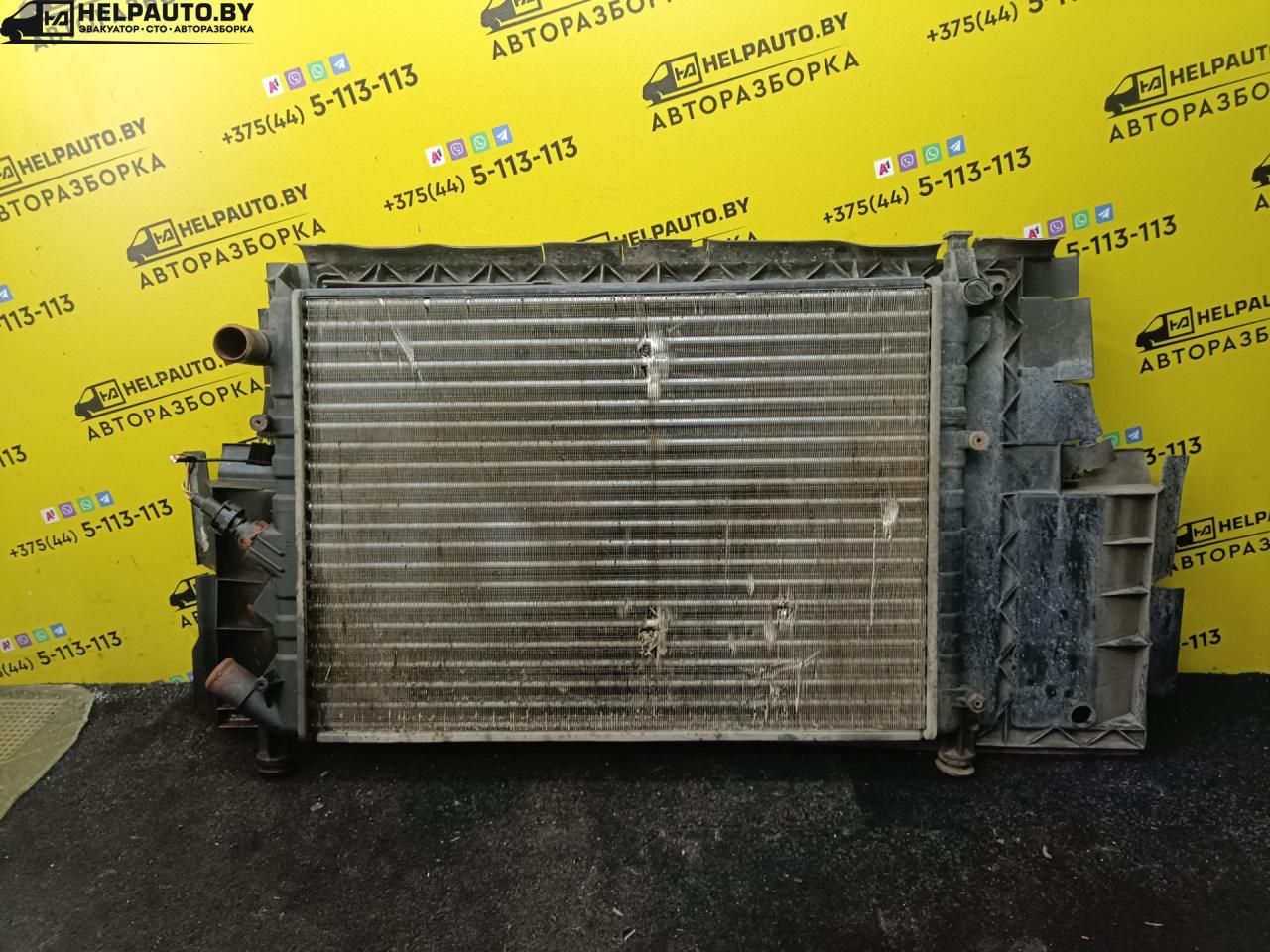 радиатор (основной) Renault Laguna 1 поколение 1996, 1.8 л., бензин, МКПП, хетчбэк 5 дв., передний привод, F3P - фото №1