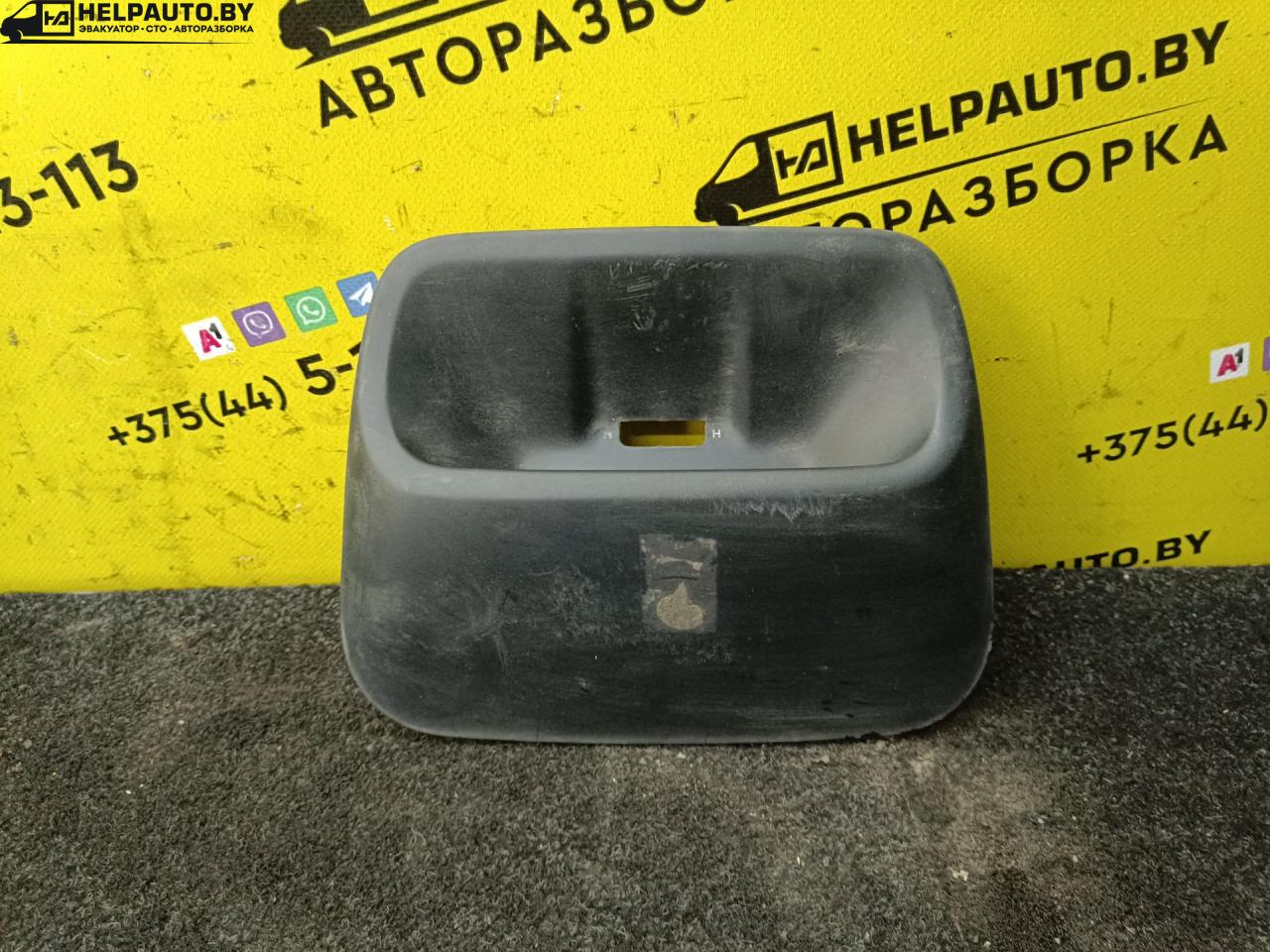 пластик Renault Laguna 1 поколение 1996, 1.8 л., бензин, МКПП, хетчбэк 5 дв., передний привод, F3P - фото №1