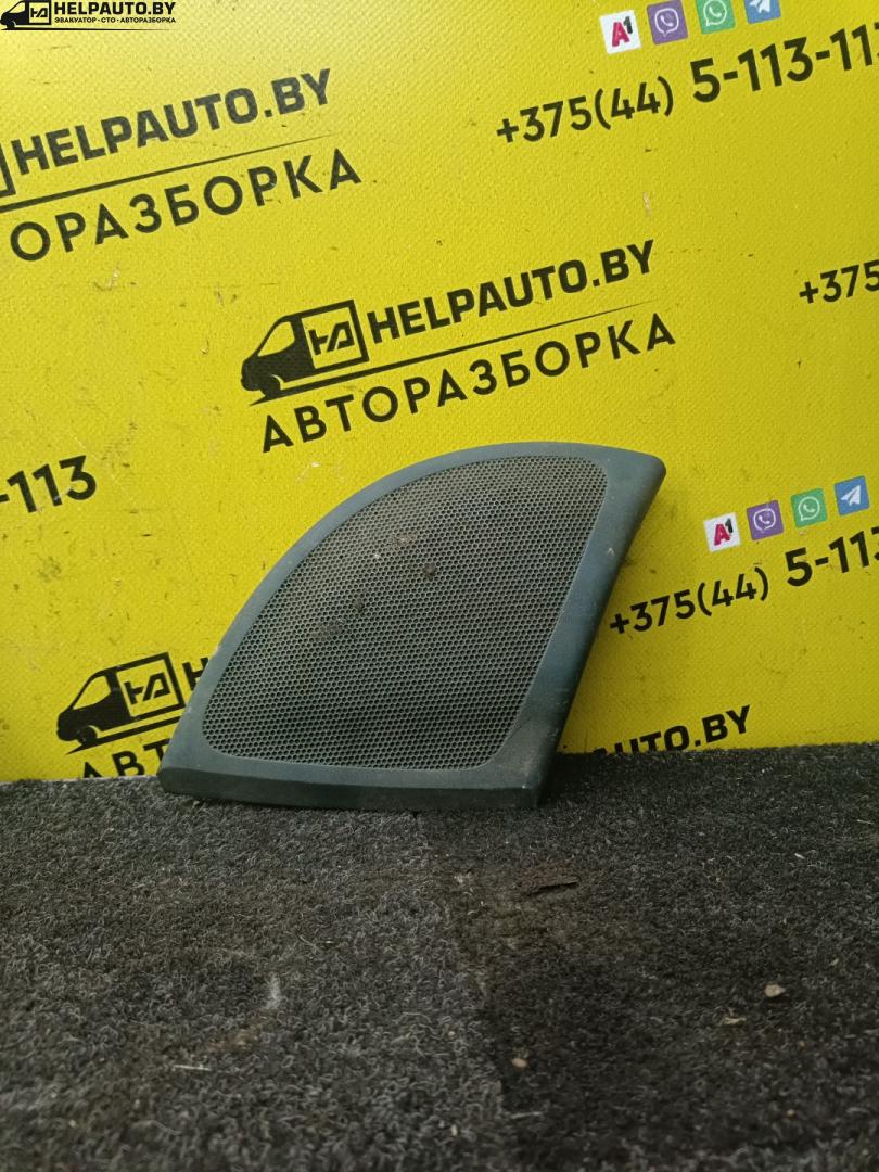 Накладка (сетка) динамика Renault Megane 1 поколение 1996, 1.6 л., бензин, МКПП, седан, передний привод, K4M - фото №1