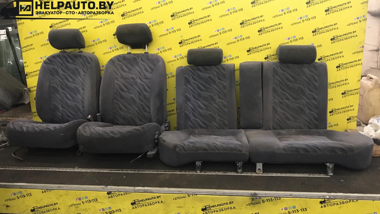салон (комплект сидений) Toyota Carina E 1 поколение T190 1997, 1.8 л., 7A-FE, бензин, МКПП, хетчбэк 5 дв., передний привод, 7A-FE - фото №1