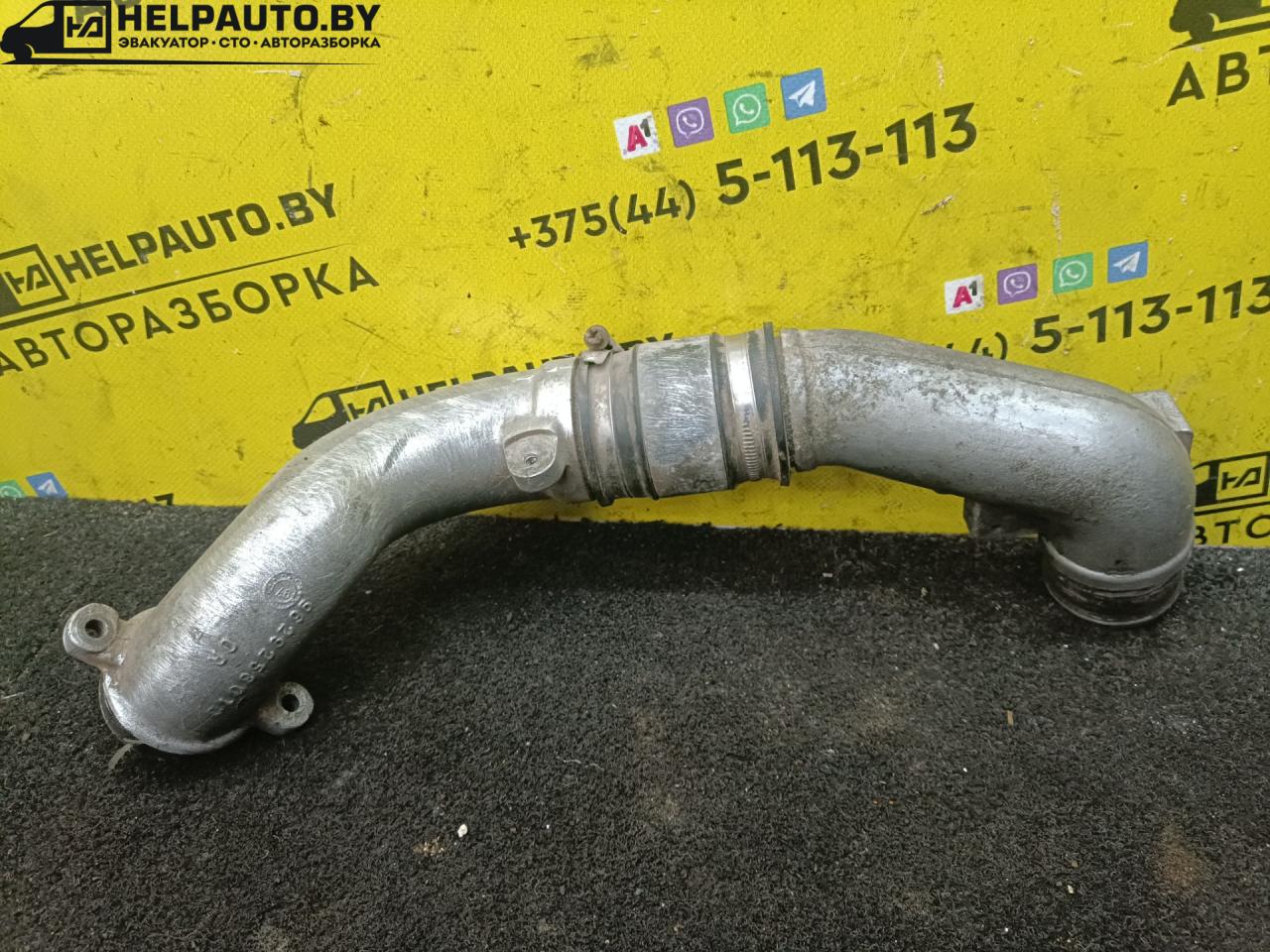патрубок интеркулера Peugeot Boxer 1 поколение 1996, 2.5 л., дизель, МКПП, микроавтобус, передний привод - фото №1