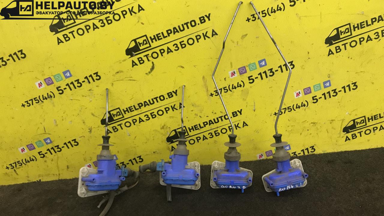 активатор (привод) замка двери Audi 80 8C/B4 1995, 2.0 л., бензин, МКПП, седан, передний привод - фото №1