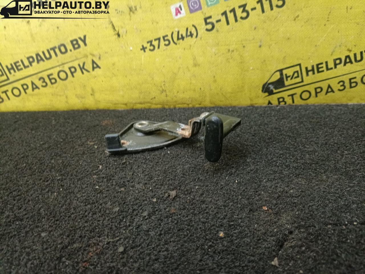 ручка открывания капота Audi 100 4A/C4 1992, 2.3 л., NF, бензин, МКПП, синий, седан - фото №1