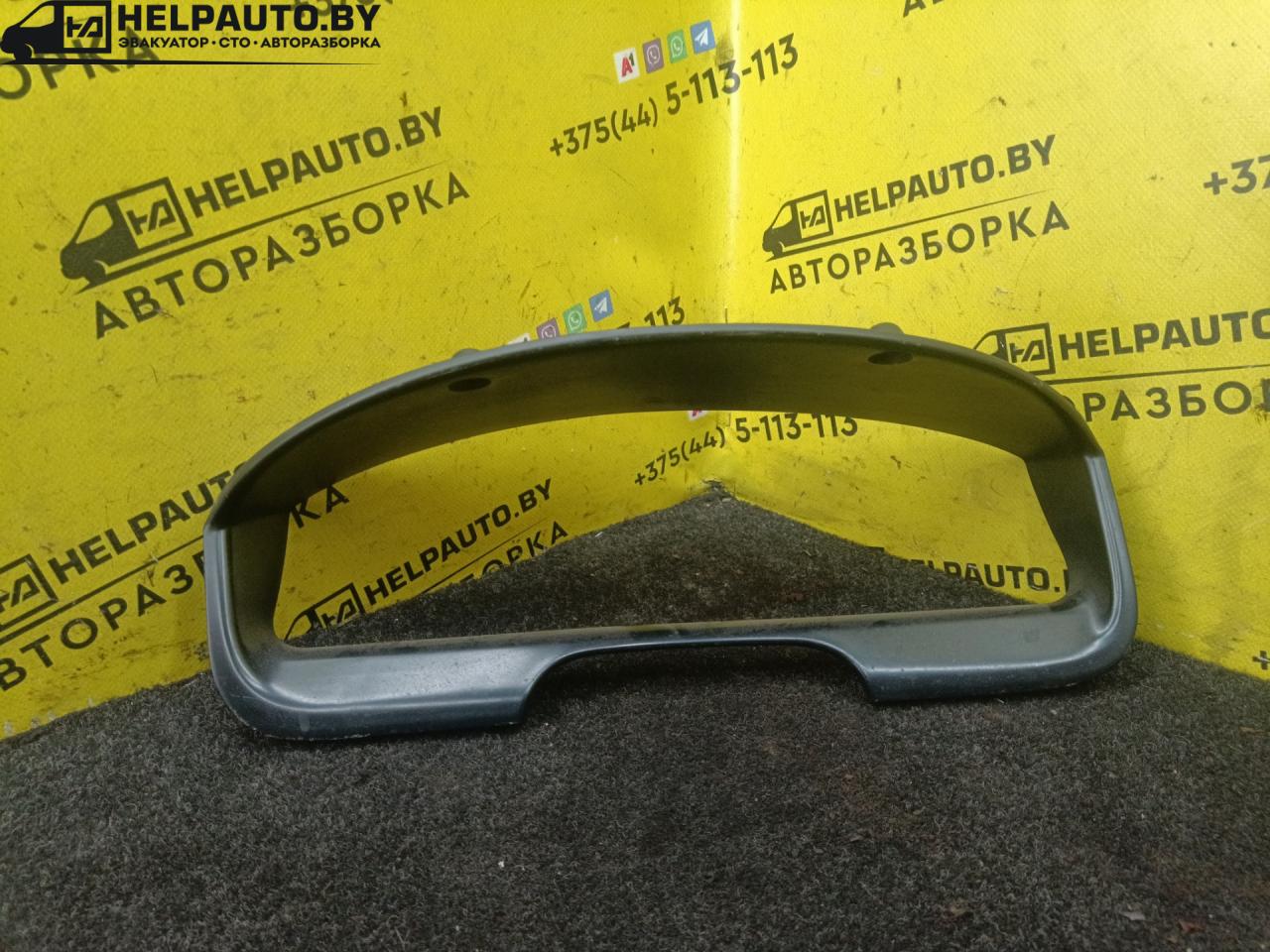 рамка панели приборов Toyota Carina E 1 поколение T190 1997, 2.0 л., дизель, МКПП, зеленый, седан - фото №1