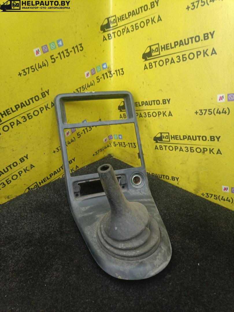 консоль салона Mazda 121 2 поколение 1995, 1.3 л., бензин, МКПП, синий, седан - фото №1