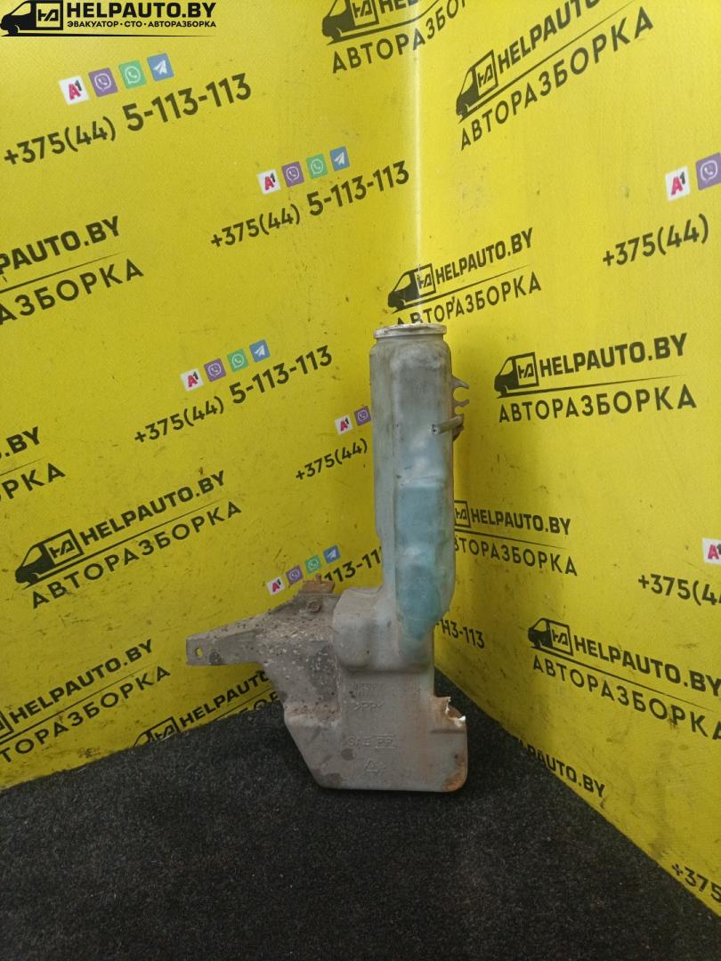 бачок омывателя Mitsubishi Space Wagon 2 поколение (Typ N30/N40) 1994, 2.0 л., 4D68 T, дизель, МКПП, серый, минивэн - фото №1
