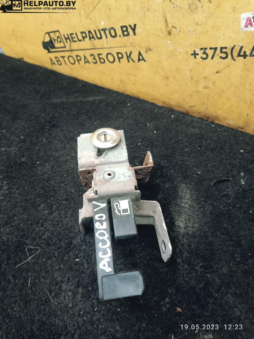 ручка открывания багажника Honda Accord 5 поколение 1995, 2.0 л., F20B, бензин, АКПП, черный, седан - фото №1