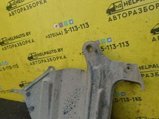 планка под капот Nissan Maxima A33 (2000 - 2005), 3.0 л., бензин, АКПП, белый, седан, передний привод