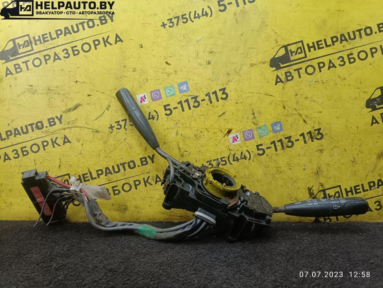 переключатель подрулевой (стрекоза) Toyota Carina E 1 поколение T190 1996, 1.6 л., 4A-FE, бензин, МКПП, красный, универсал - фото №1