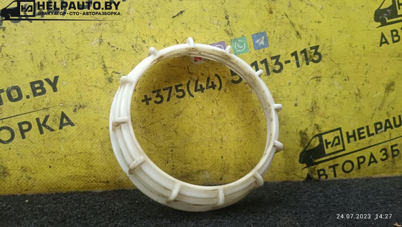 гайка топливного насоса Fiat Punto 1 поколение 1997, 1.2 л., бензин, МКПП, белый, хетчбэк 5 дв. - фото №1