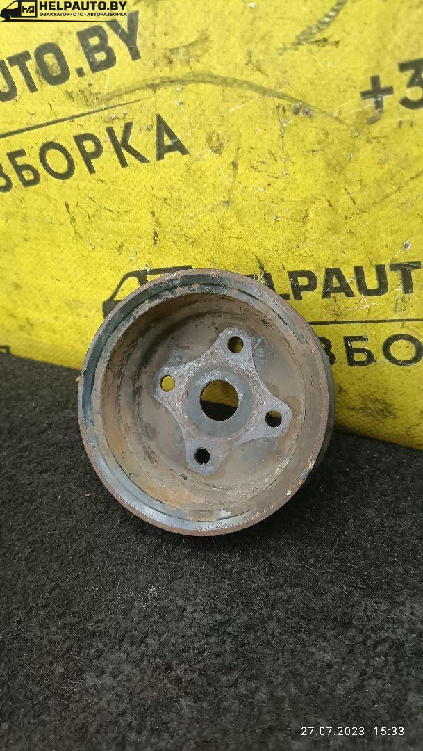 шкив помпы Nissan Primera P10 1994, 1.6 л., бензин, МКПП, синий, седан - фото №1