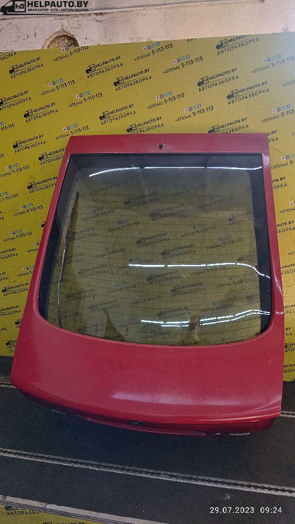 крышка багажника (дверь 3-5) Mazda 626 GE 1992, 1.8 л., бензин, МКПП, красный, хетчбэк 5 дв. - фото №1