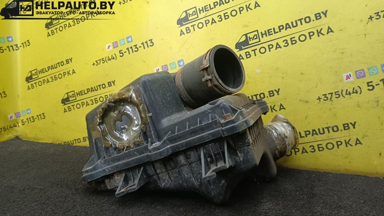 корпус воздушного фильтра Kia Sportage 1 поколение 2001, 2.0 л., FE (16V), бензин, 5МКПП, зеленый, внедорожник 5 дв. - фото №1
