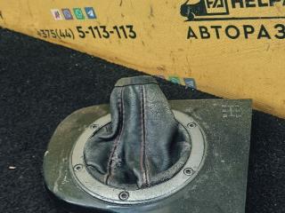 рамка обрамление кулисы Hyundai Tiburon 1 поколение [рестайлинг] RD 2001, 2.0 л., бензин, 5МКПП, красный, купе