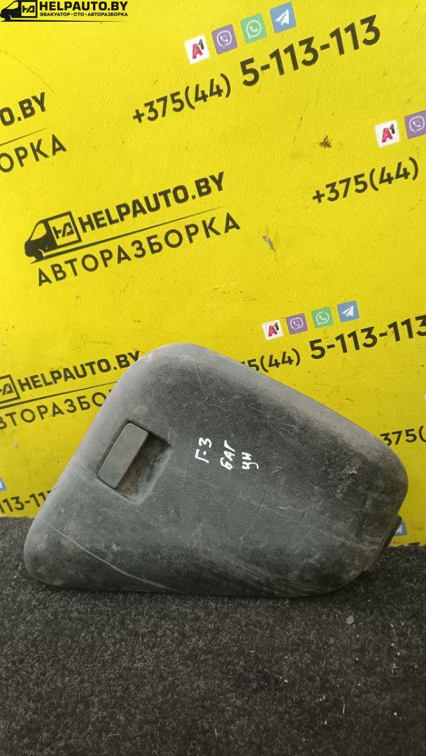 пластик Volkswagen Golf 3 поколение 1995, 1.9 л., 1Y, дизель, МКПП, белый, универсал, передний привод - фото №1