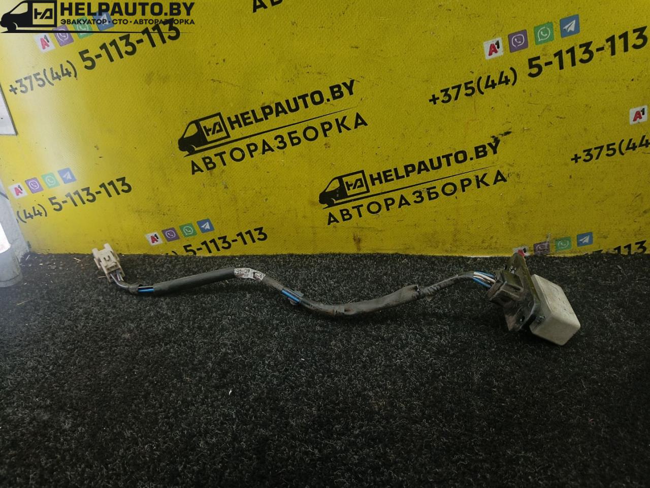 сопротивление печки Toyota Carina E 1 поколение T190 1995, 2.0 л., 2C, дизель, МКПП, бордовый, хетчбэк 5 дв., передний привод - фото №1