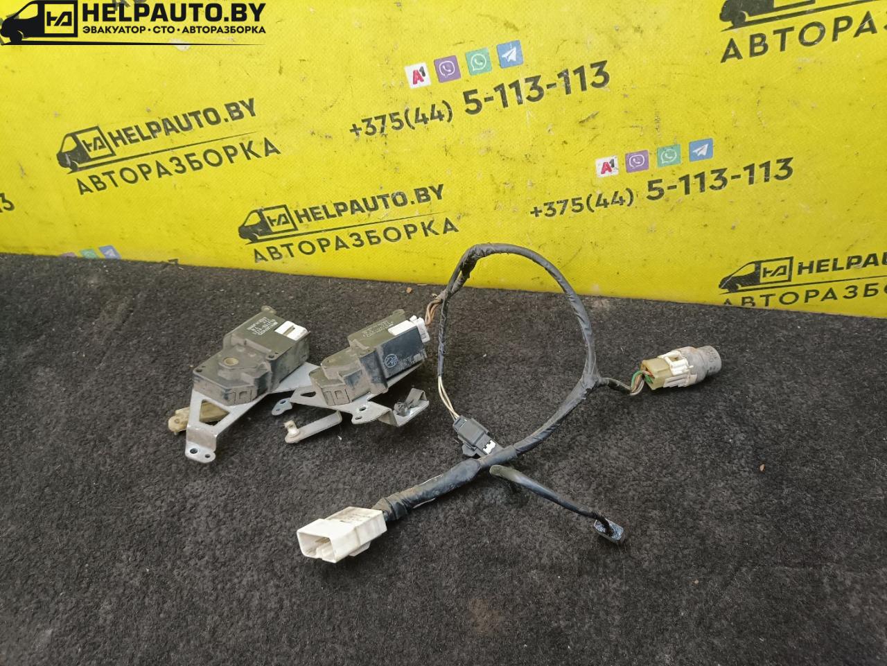 моторчик заслонки печки Toyota Carina E 1 поколение T190 1997, 2.0 л., 2C, дизель, МКПП, черный, универсал, передний привод - фото №1