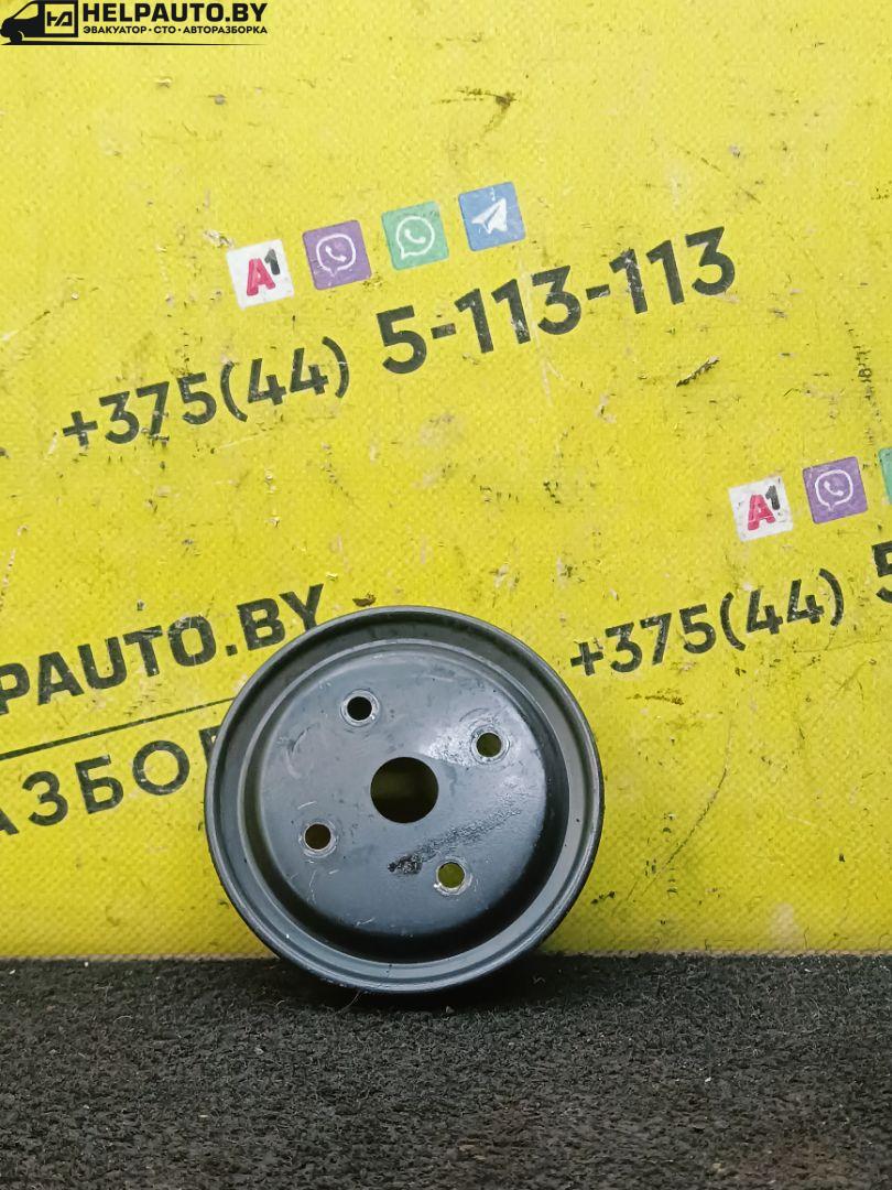 шкив помпы Nissan Primera P10 1996, 2.0 л., бензин, МКПП, серый, универсал - фото №1