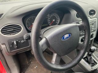 кожух рулевой колонки Ford Focus 2 поколение 2006, 1.6 л., HWDA, бензин, МКПП, красный, хетчбэк 5 дв., передний привод