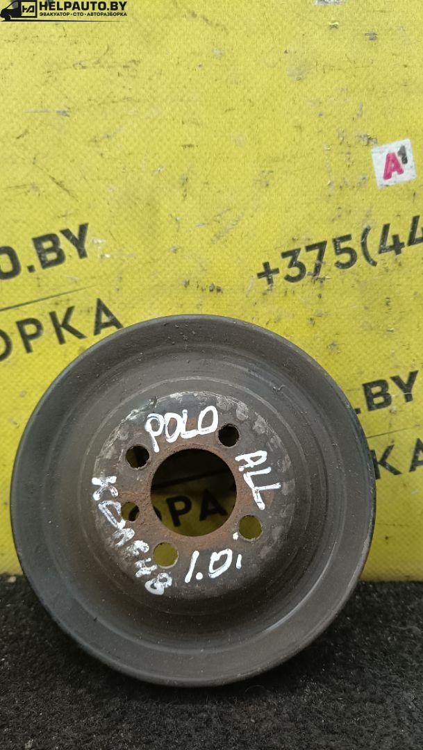 шкив коленвала Volkswagen Polo 3 поколение 1999, 1.0 л., ALL, бензин, 5МКПП, зеленый, хетчбэк 3 дв., передний привод - фото №1