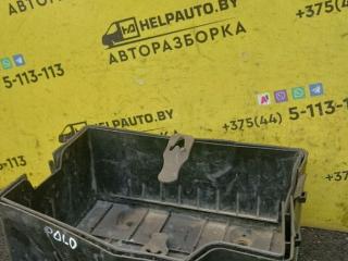 полка аккумулятора Volkswagen Polo 3 поколение 1999, 1.0 л., ALL, бензин, 5МКПП, зеленый, хетчбэк 3 дв., передний привод
