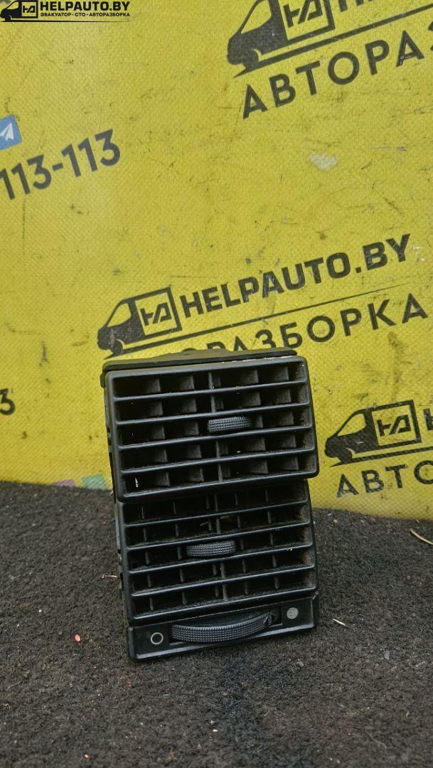 дефлектор обдува салона Audi 80 8C/B4 1994, 2.0 л., бензин, МКПП, зеленый, седан, передний привод - фото №1