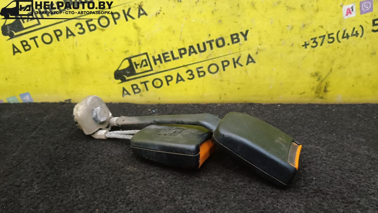 замок ремня безопасности Audi 80 8C/B4 1994, 2.0 л., бензин, МКПП, зеленый, седан, передний привод - фото №1