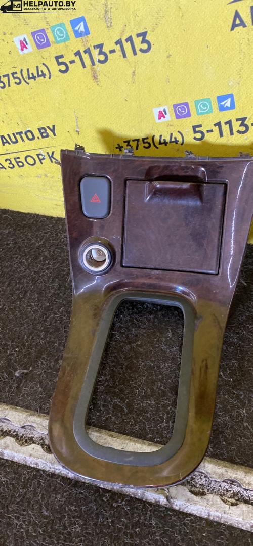 консоль салона Nissan Maxima A33 (2000 - 2005), 3.0 л., бензин, АКПП, белый, седан, передний привод - фото №1