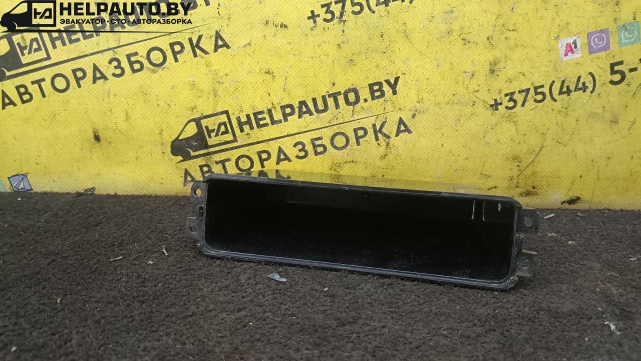 вещевой ящик центральной консоли Hyundai Lantra J2 1997, 1.5 л., G4EK, бензин, МКПП, бордовый, универсал, передний привод - фото №1