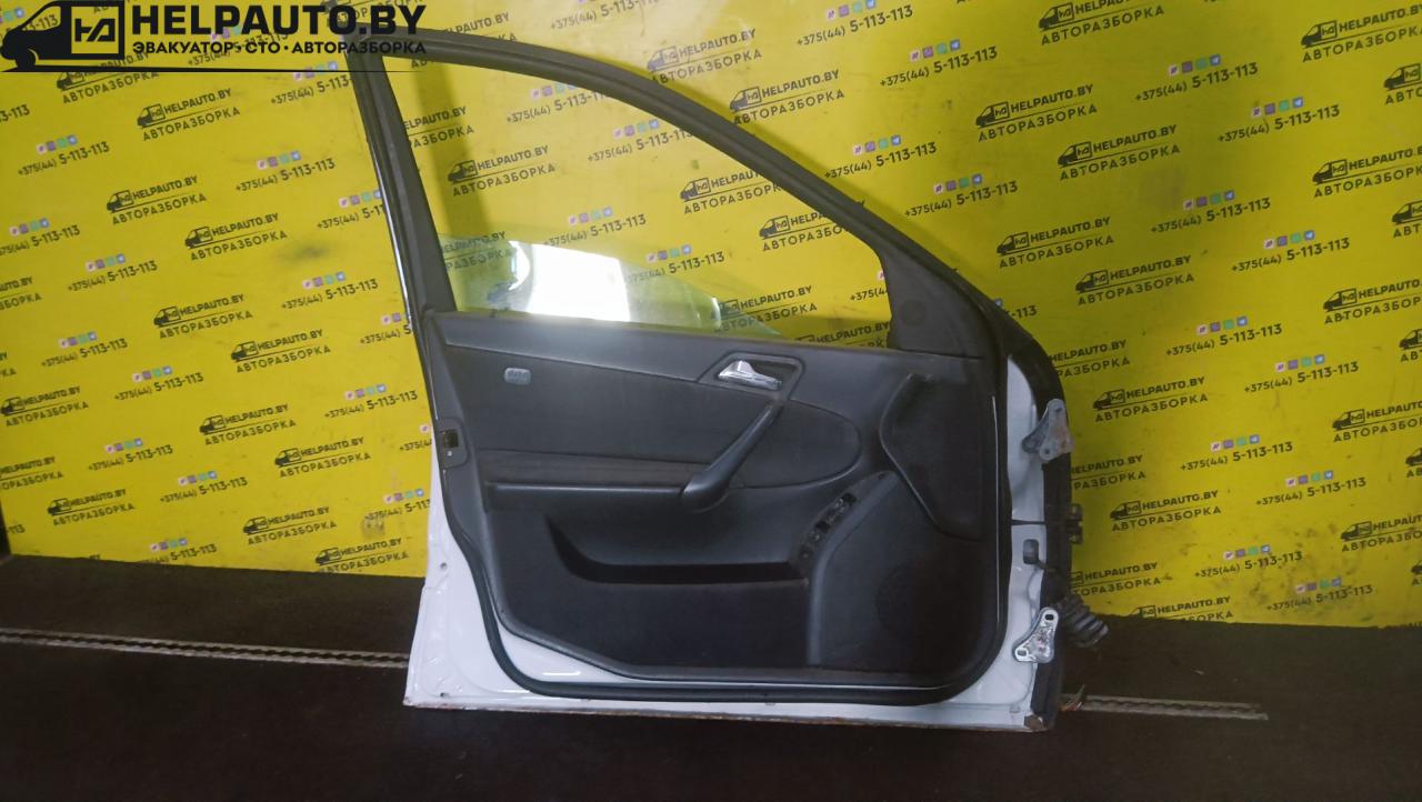 обшивка двери передняя левая Mercedes-Benz C-Класс W203/S203/CL203 2000, 1.8 л., бензин, МКПП, белый, седан, задний привод - фото №1