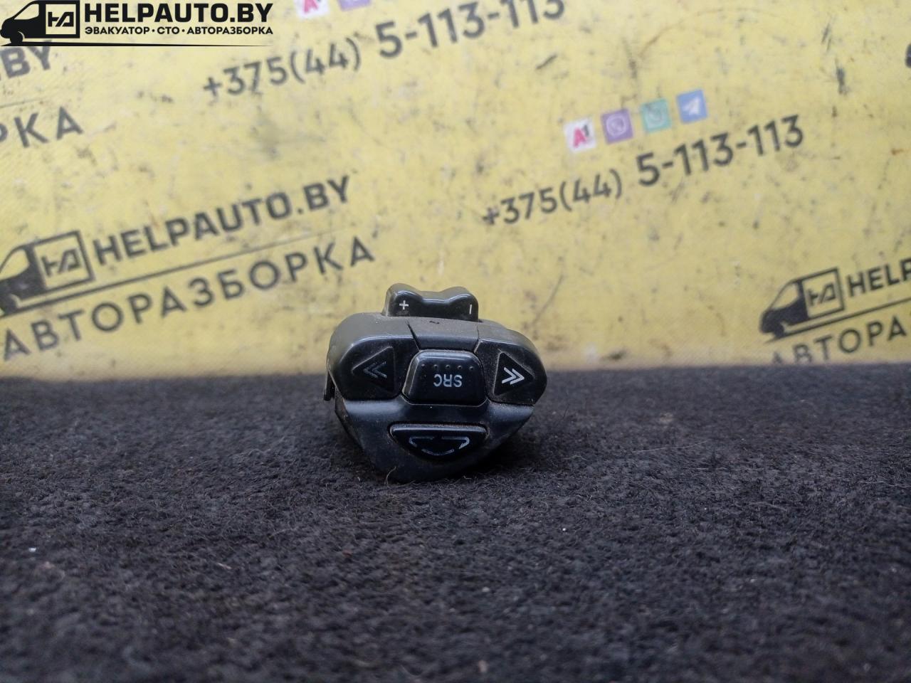 кнопка (выключатель) Nissan Almera Tino V10 2001, 1.8 л., QG18DE, бензин, 5МКПП, зеленый, минивэн - фото №1